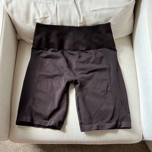 Alphalete amplify biker short in brown 7.5 inch inseam size medium sold out